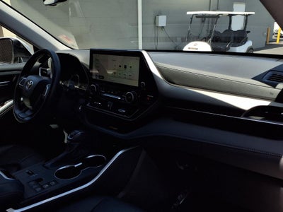 2024 Toyota Highlander Hybrid XLE
