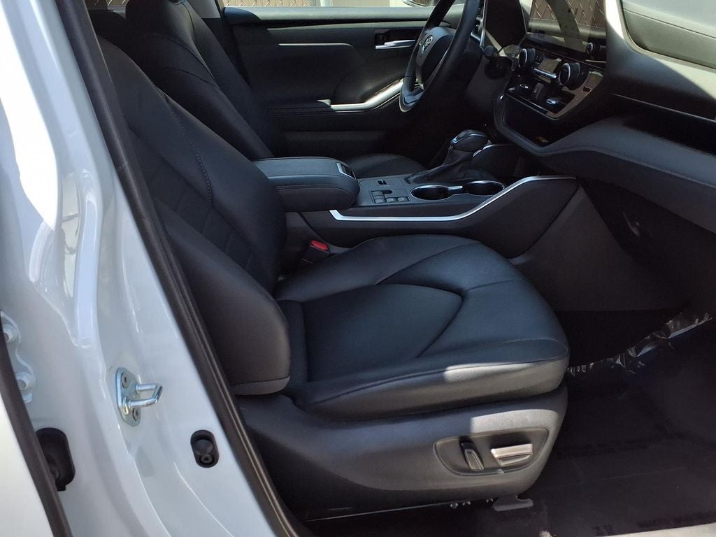 2024 Toyota Highlander Hybrid XLE