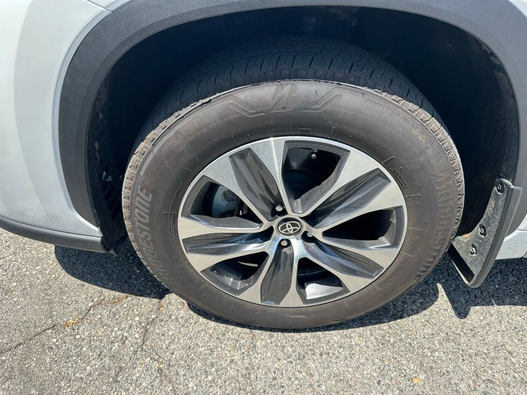 2024 Toyota Highlander Hybrid XLE