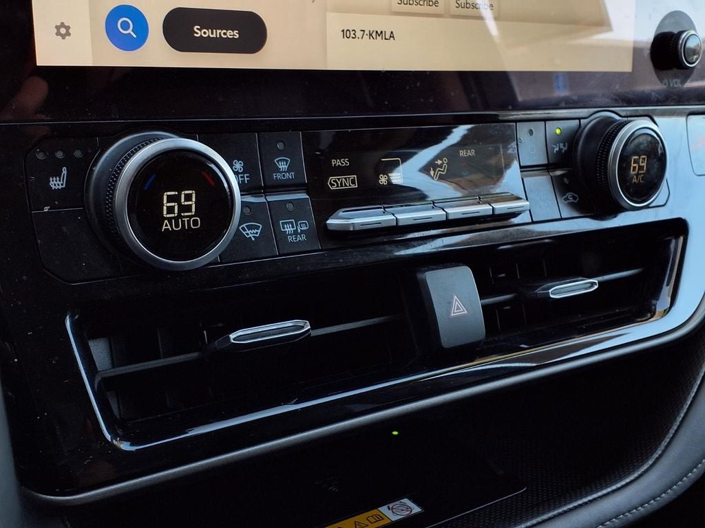 2025 Toyota Highlander Hybrid XLE