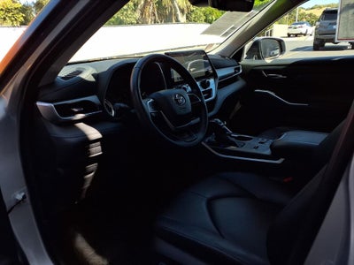 2025 Toyota Highlander Hybrid XLE