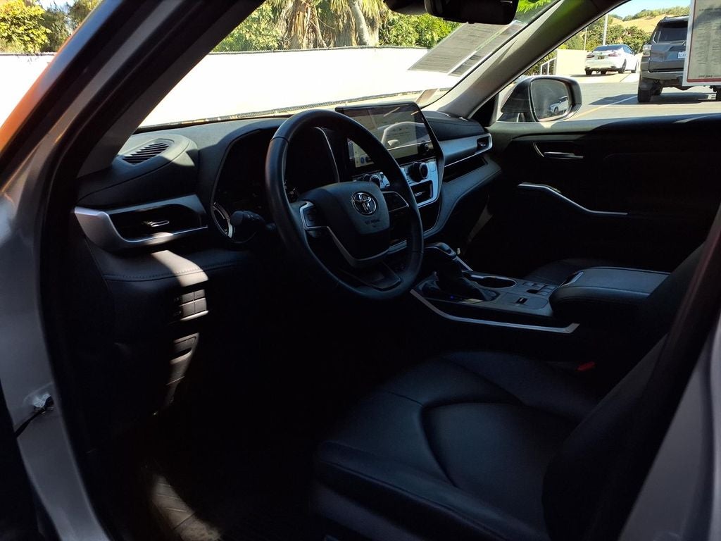2025 Toyota Highlander Hybrid XLE