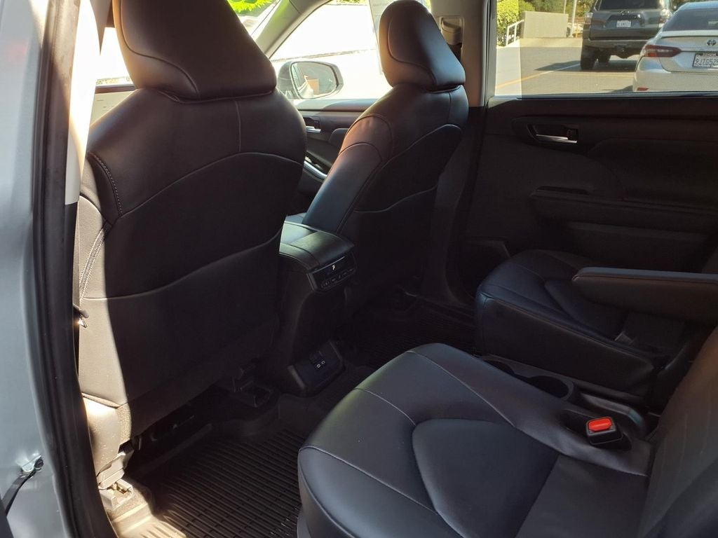 2025 Toyota Highlander Hybrid XLE