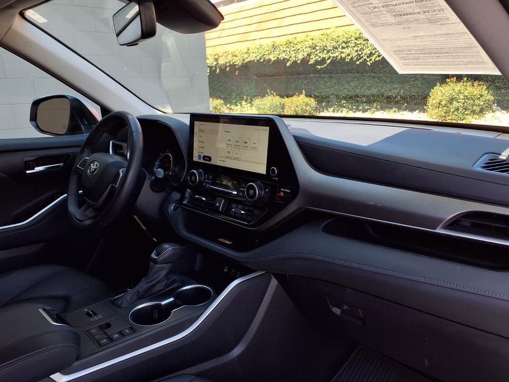 2025 Toyota Highlander Hybrid XLE