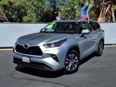 2025 Toyota Highlander Hybrid XLE