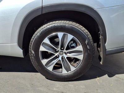 2025 Toyota Highlander Hybrid XLE