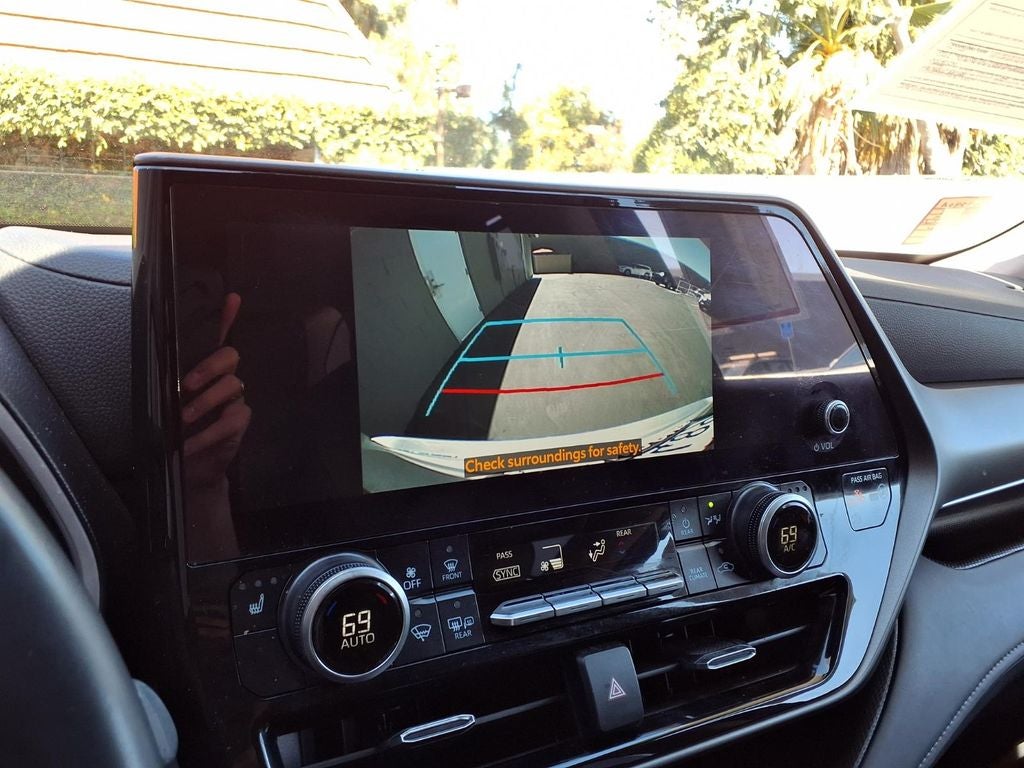 2025 Toyota Highlander Hybrid XLE