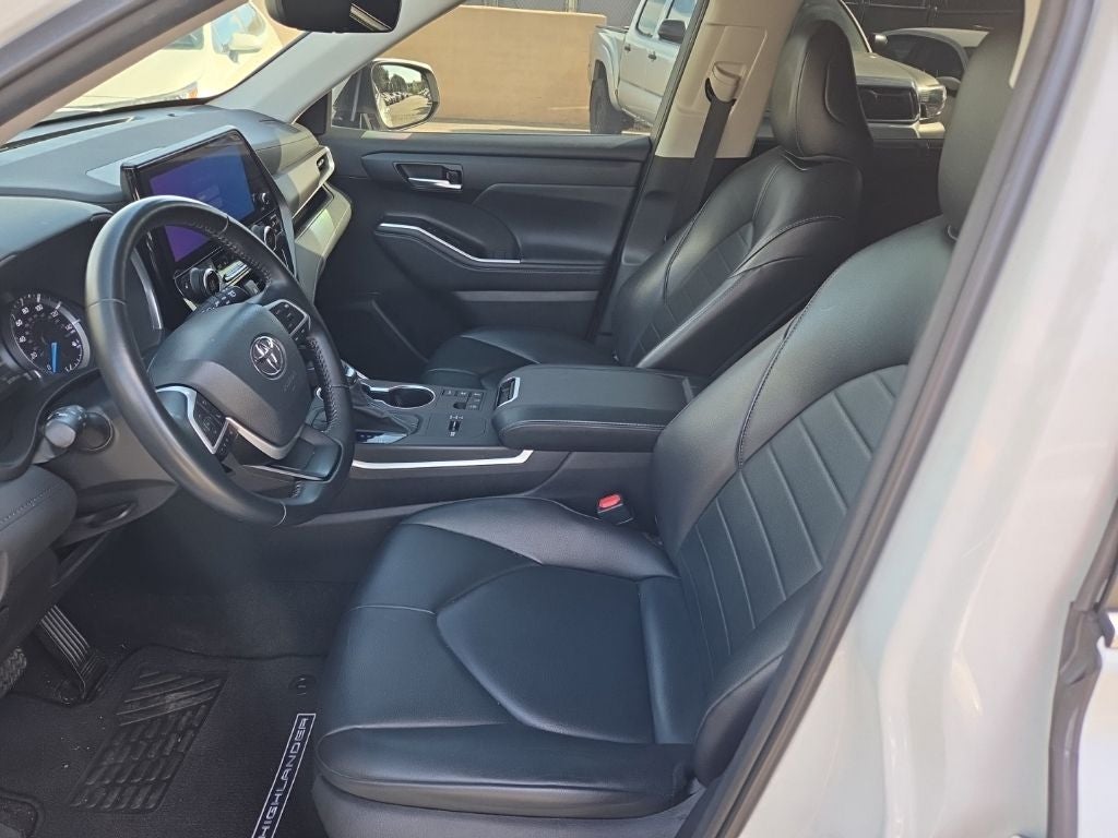 2023 Toyota Highlander Hybrid XLE