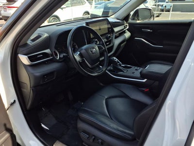 2023 Toyota Highlander Hybrid XLE