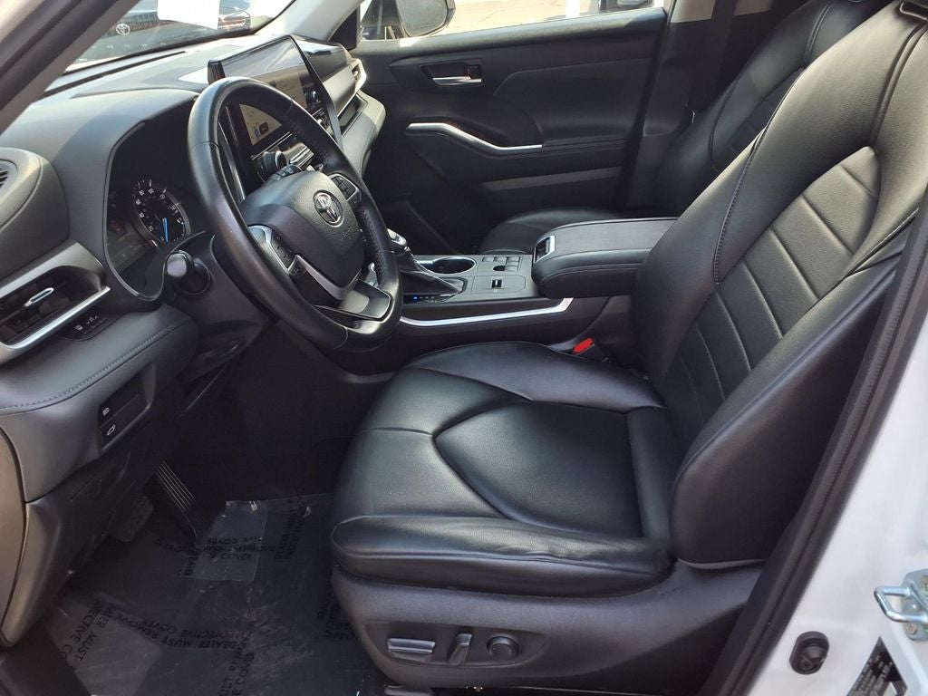 2023 Toyota Highlander Hybrid XLE
