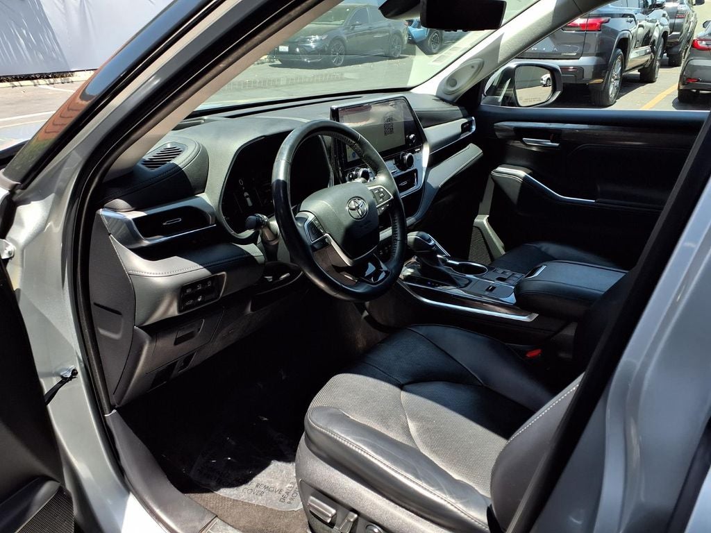 2023 Toyota Highlander Platinum