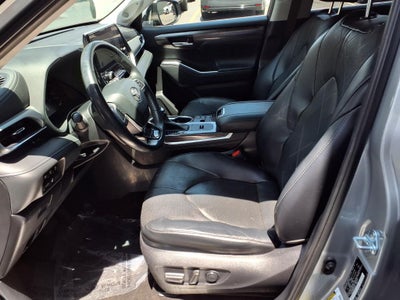 2023 Toyota Highlander Platinum