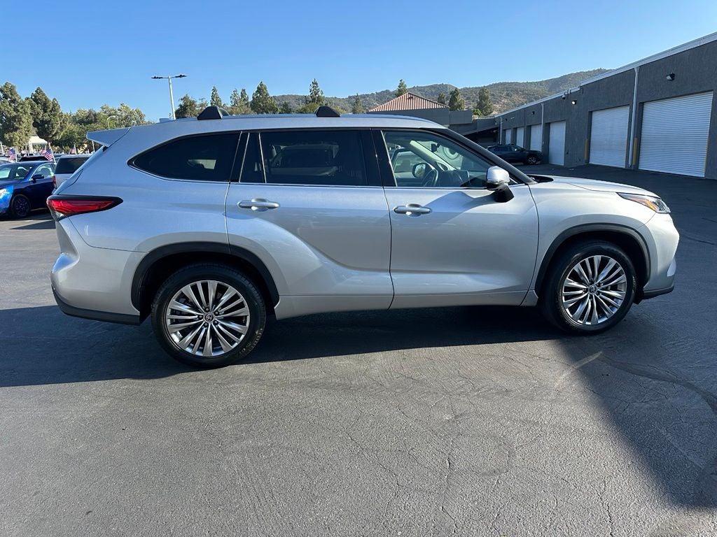 2023 Toyota Highlander Platinum