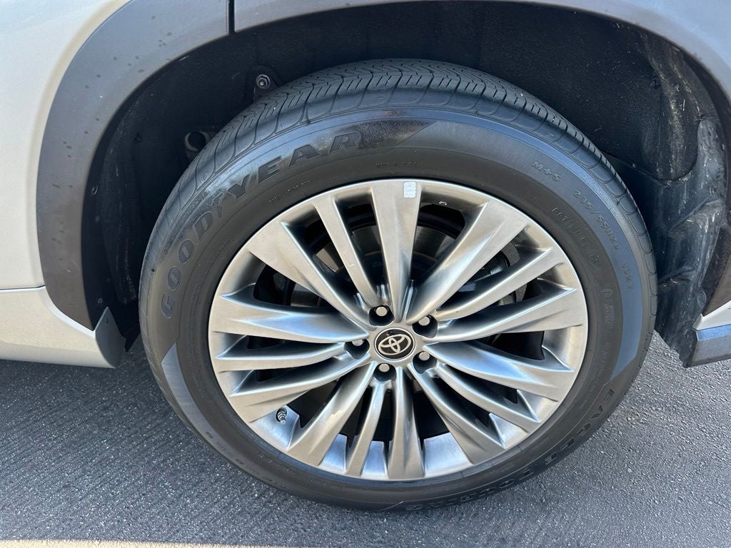 2023 Toyota Highlander Platinum