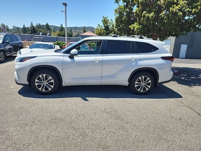 2024 Toyota Highlander XLE