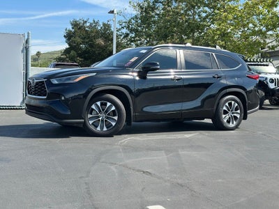 2023 Toyota Highlander XLE