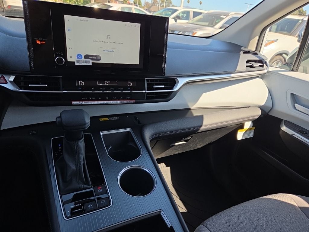 2026 Toyota Sienna LE 8 Passenger