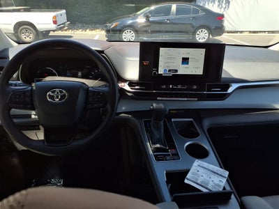 2026 Toyota Sienna LE 8 Passenger