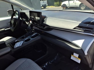 2026 Toyota Sienna LE 8 Passenger