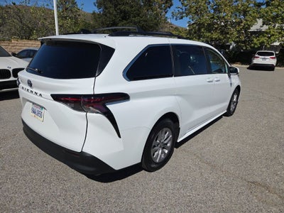 2026 Toyota Sienna LE 8 Passenger