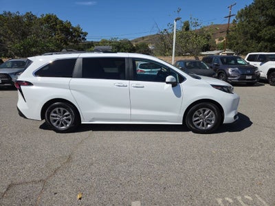 2026 Toyota Sienna LE 8 Passenger
