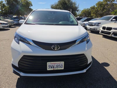 2026 Toyota Sienna LE 8 Passenger