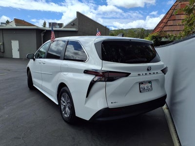 2026 Toyota Sienna LE 8 Passenger