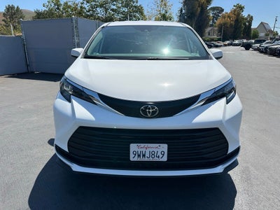 2026 Toyota Sienna LE 8 Passenger