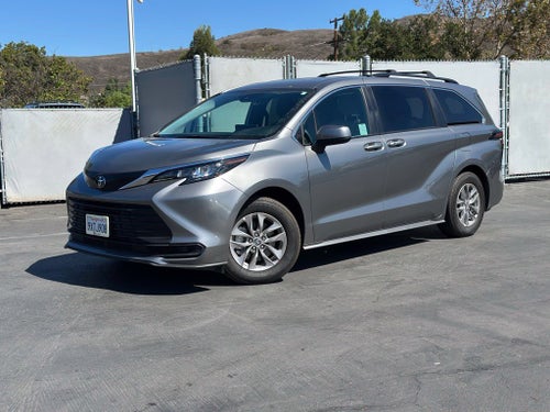 2026 Toyota Sienna LE 8 Passenger