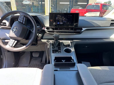 2026 Toyota Sienna LE 8 Passenger