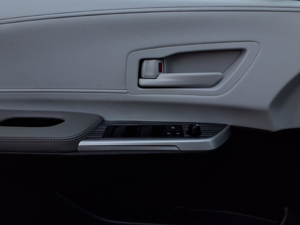 2026 Toyota Sienna LE 8 Passenger