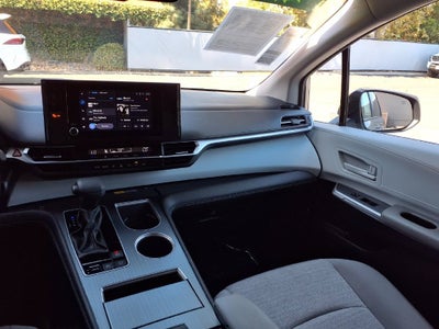 2026 Toyota Sienna LE 8 Passenger