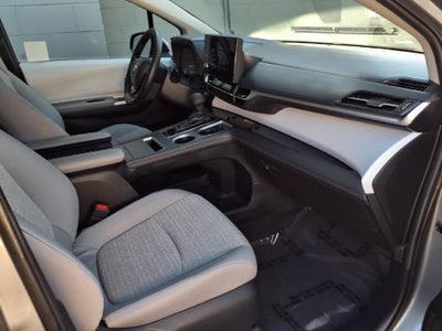 2026 Toyota Sienna LE 8 Passenger