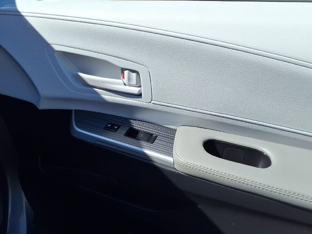 2026 Toyota Sienna LE 8 Passenger