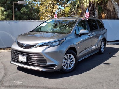 2026 Toyota Sienna LE 8 Passenger