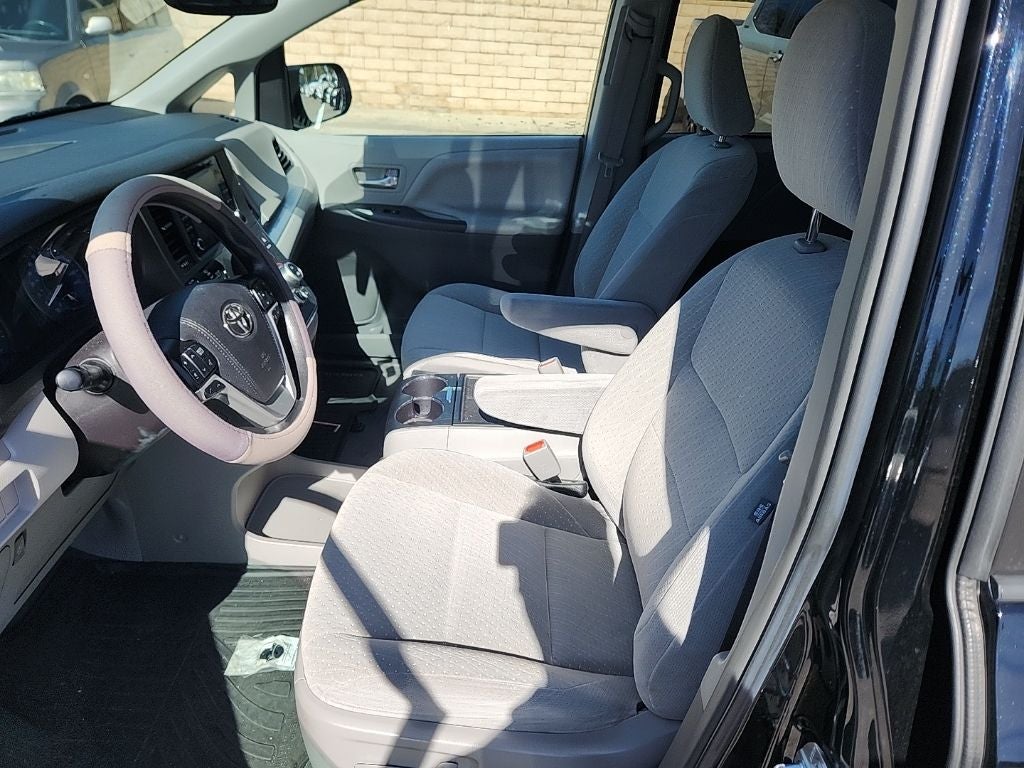 2019 Toyota Sienna LE 8 Passenger