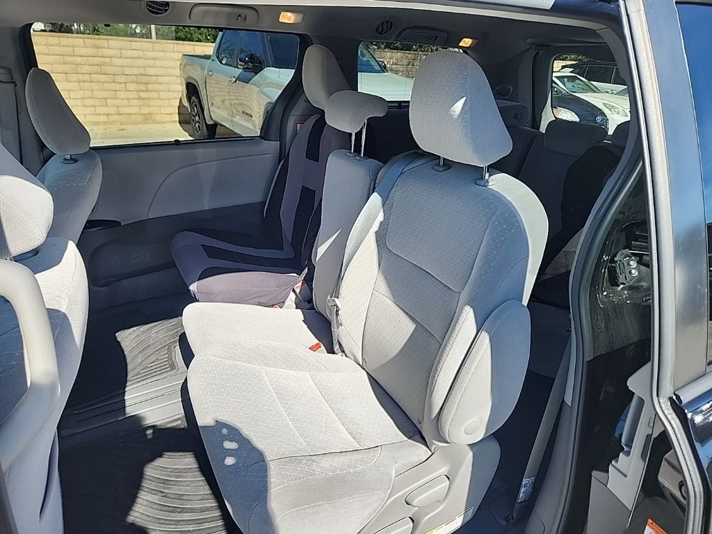 2019 Toyota Sienna LE 8 Passenger