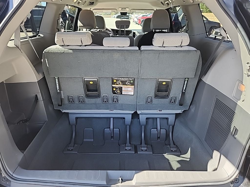 2019 Toyota Sienna LE 8 Passenger