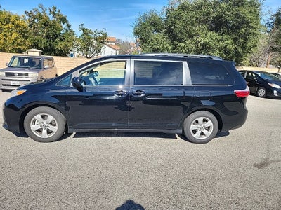 2019 Toyota Sienna LE 8 Passenger