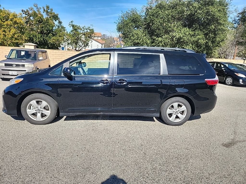 2019 Toyota Sienna LE 8 Passenger