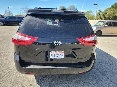 2019 Toyota Sienna LE 8 Passenger