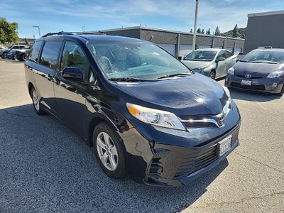 2019 Toyota Sienna LE 8 Passenger
