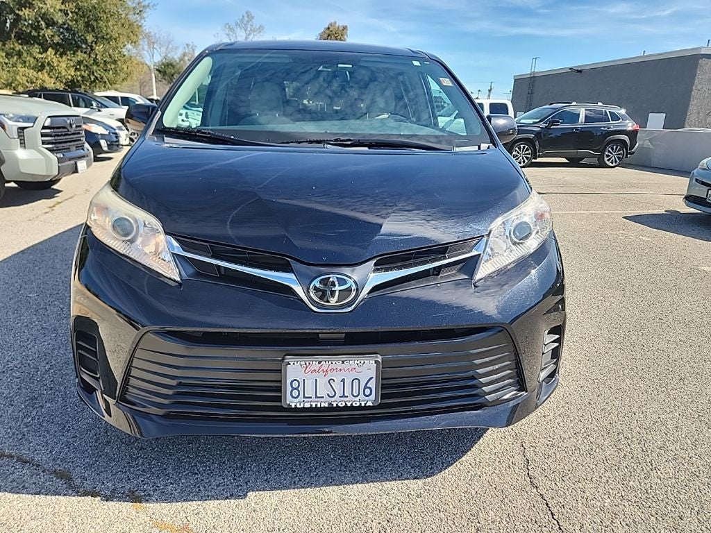 2019 Toyota Sienna LE 8 Passenger
