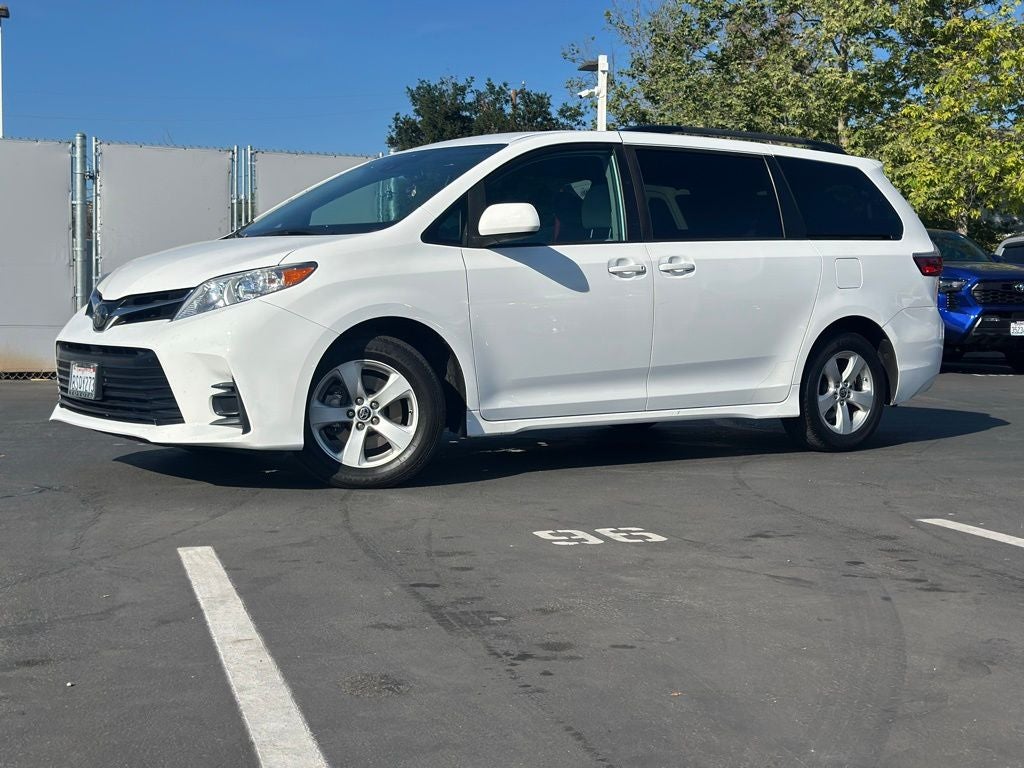 2020 Toyota Sienna LE 8 Passenger