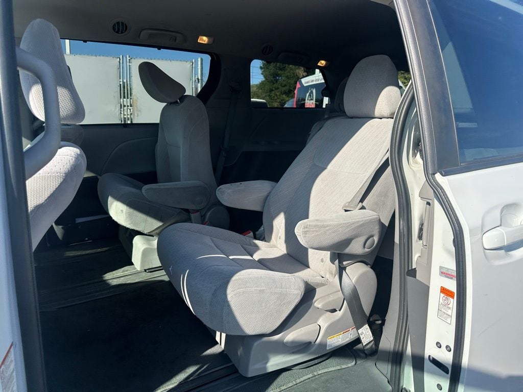 2020 Toyota Sienna LE 8 Passenger