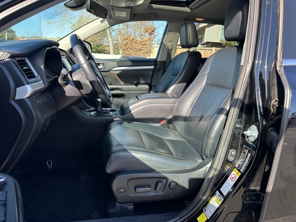 2017 Toyota Highlander Base