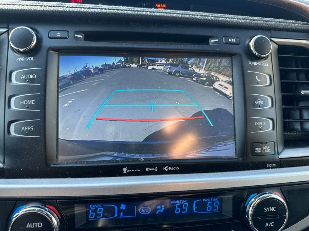 2017 Toyota Highlander Base