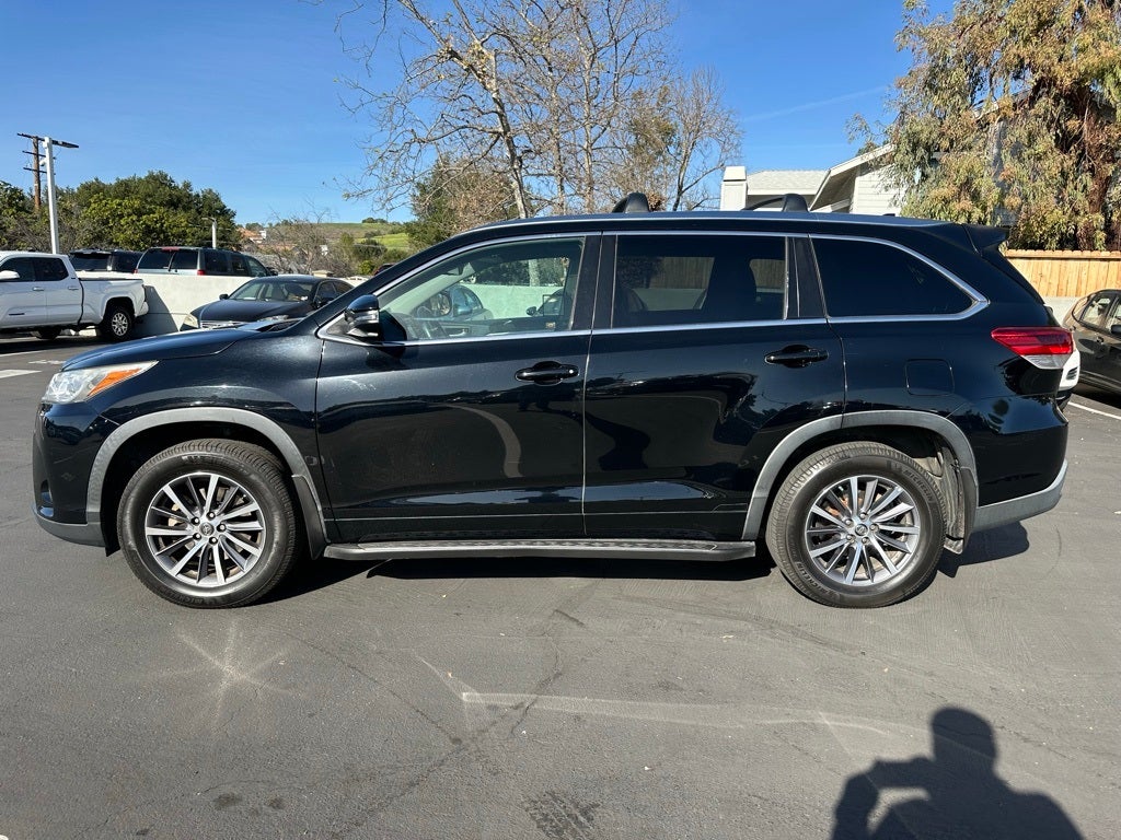 2017 Toyota Highlander Base
