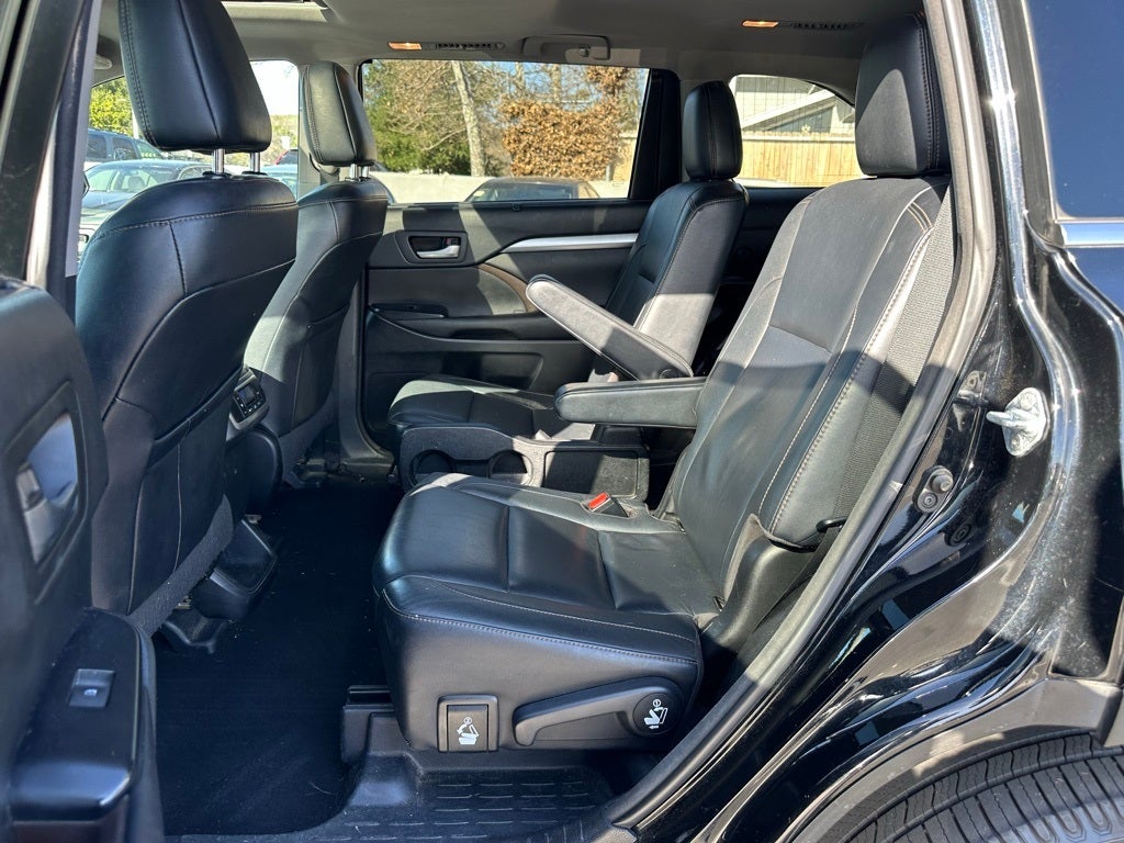 2017 Toyota Highlander Base