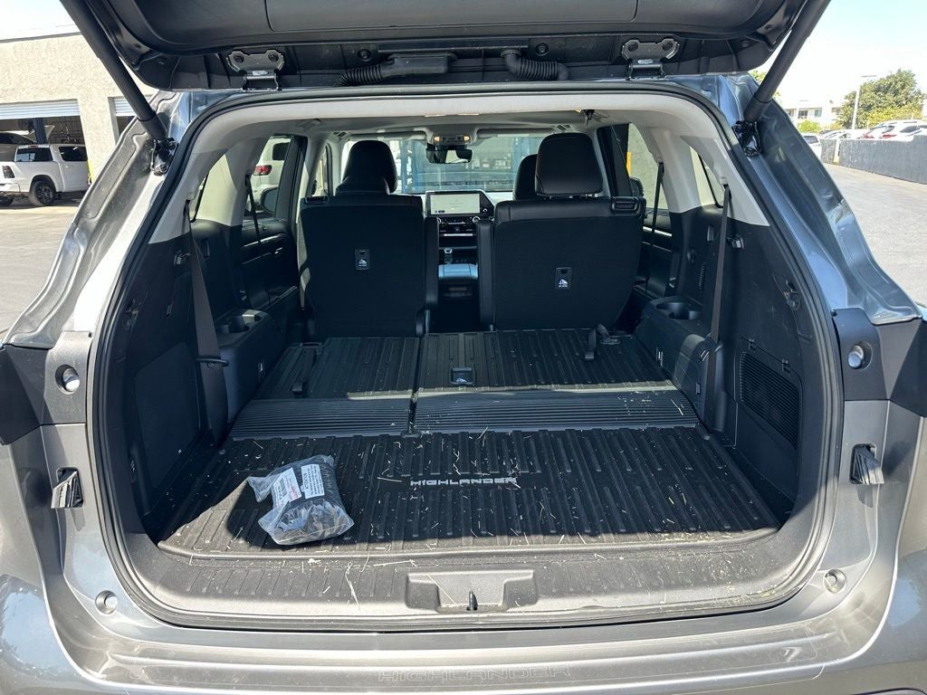2026 Toyota Highlander Hybrid Limited